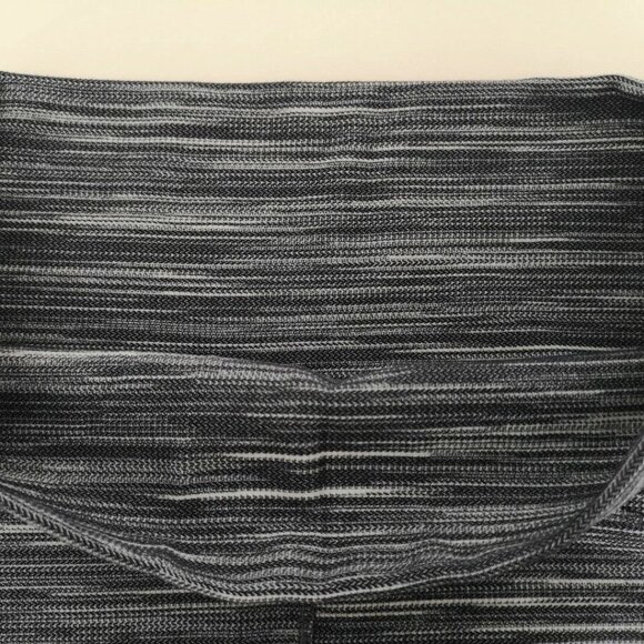 NWT IVIVVA by LULULEMON Grey White Ultra Soft Strong Spirit Tight Pants Girls 14 - Picture 6 of 7